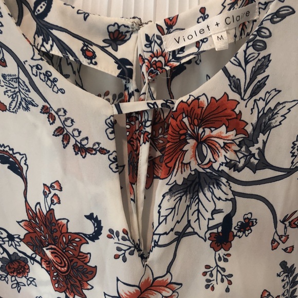 Violet + Claire Cutout Detail Sleeveless Blouse - Picture 3 of 4